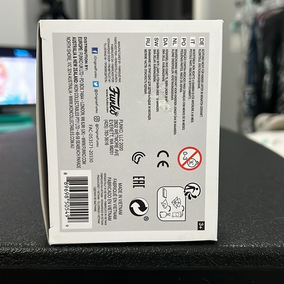 POP! Funko Disney RAYA and The Last Dragon # 999 NIB - Picture 7 of 7